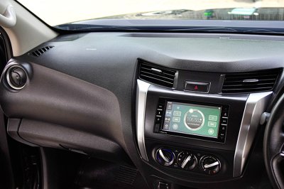 2022 Nissan Navara 2.5 SL King Cab