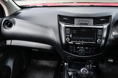 2024 NISSAN NAVARA 2.3 E MT KING CAB CALIBRE