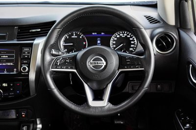 2022 Nissan Navara 2.3 DOUBLE CAB Calibre V