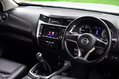 2022 Nissan Navara 2.3 KING CAB Calibre V