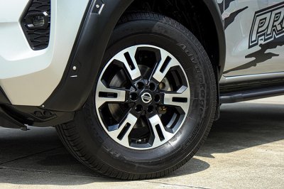 2022 Nissan Navara 2.3 DOUBLE CAB Calibre V