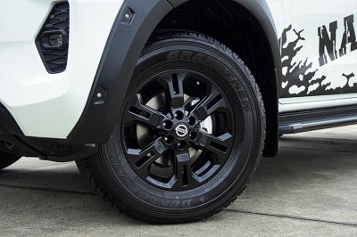 2022 Nissan Navara 2.3 KING CAB Calibre V