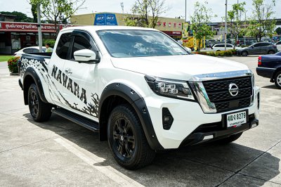 2022 Nissan Navara 2.3 KING CAB Calibre V