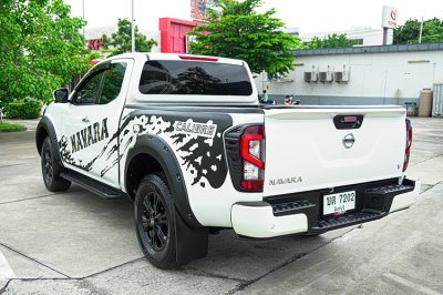 2022 Nissan Navara 2.3 KING CAB Calibre V