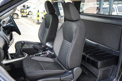 2022 Nissan Navara 2.5 SL King Cab