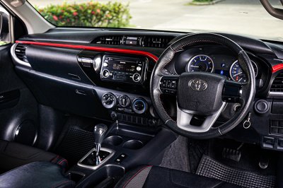 2017 TOYOTA HILUX REVO 2.4 TRD SPORTIVO PRERUNNER SMART CAB