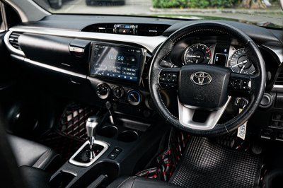2023 Toyota Hilux Revo 2.4 DOUBLE CAB Prerunner Mid