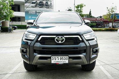 2023 Toyota Hilux Revo 2.4 DOUBLE CAB Prerunner Mid