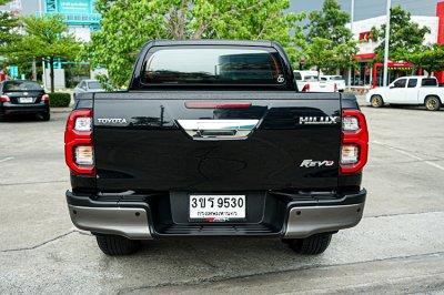 2023 Toyota Hilux Revo 2.4 DOUBLE CAB Prerunner Mid