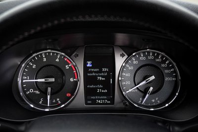2022 TOYOTA HILUX REVO 2.4 MID Z EDITION DOUBLE CAB