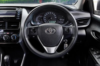 2020 Toyota Yaris Ativ 1.2 (ปี 17-22) Entry Sedan