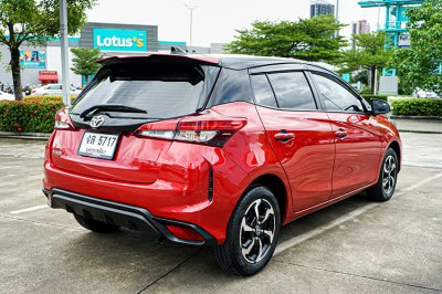 2023 Toyota Yaris 1.2 (ปี 17-22) Premium S Hatchback