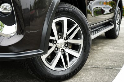 2017 Toyota Fortuner 2.4 V SUV