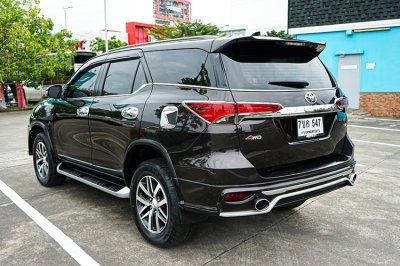 2017 Toyota Fortuner 2.4 V SUV