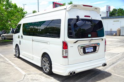 2020 Toyota Commuter 3.0 (ปี 19-30) Van
