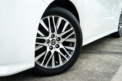 2015 Toyota VELLFIRE 2.5 ZG Edition