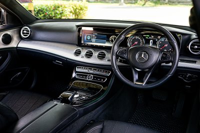 2019 BENZ E-CLASS E350e 2.0 AVANTGARDE