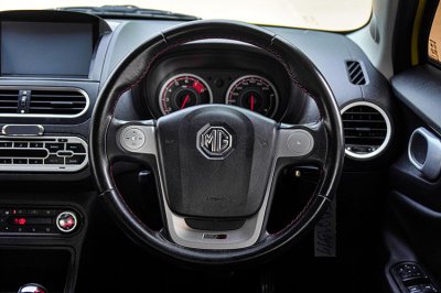 2016 MG 3 1.5 X SUNROOF