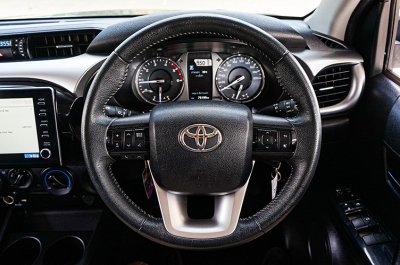 2022 Toyota HILUX REVO 2.4 Double Cab Prerunner Mid