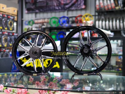 ล้อ CNC HOLA 10 ก้าน สำหรับ FORZA 350