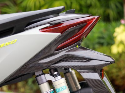 บังโคลนท้ายคาร์บอนลาย2 FORZA 350 ปี2023-ปัจจุบัน