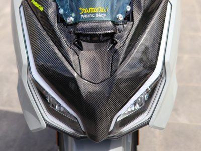 วีหน้าเล็กคาร์บอนผ้า"Italy" ลาย2เงา สำหรับ FORZA350 ปี2023-ปัจจุบัน
