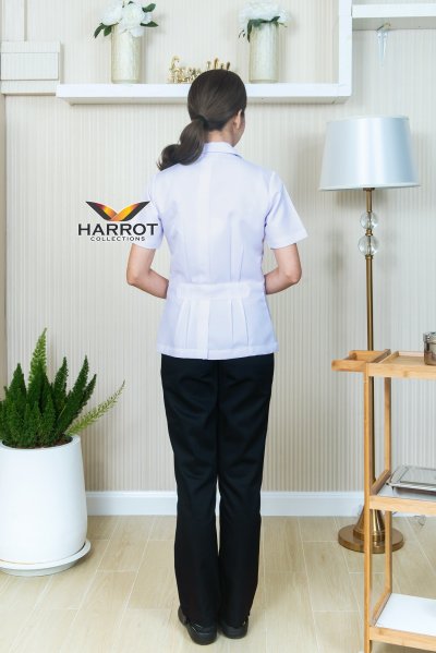 เสื้อกาวน์ แบบสั้น แขนสั้น สีขาว