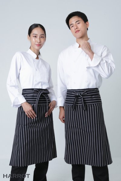 ผ้ากันเปื้อน ครึ่งยาว ลายลาครัวดำ  มีลิ้น สายยาวผูกหน้า