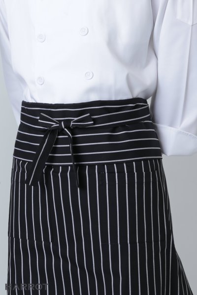 ผ้ากันเปื้อน ครึ่งยาว ลายลาครัวดำ  มีลิ้น สายยาวผูกหน้า