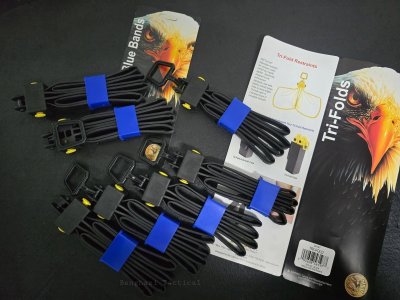 ASP Tri-Fold มาพร้อมกับตัวเก็บสาย ASP Thin Blue Line