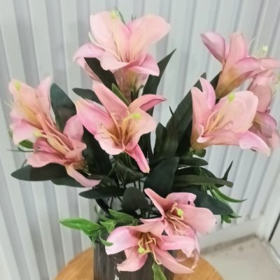 ดอกลิลลี่ปลอมดอกไม้ประดิษฐ์ 10 ดอกต่อช่อ โทนสีเดียว แจกันแก้วทรงสูง Artificial Lily flowers