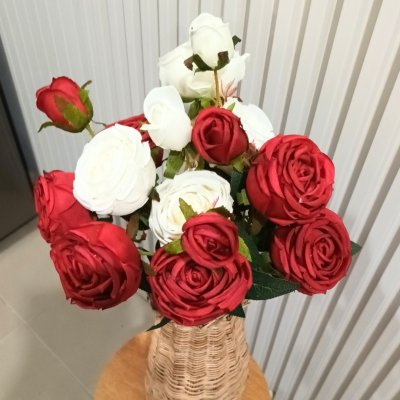 ดอกกุหลาบปลอมดอกไม้ประดิษฐ์ 5 กิ่งต่อช่อ แจกันหวายทรงสูง Artificial rose flowers