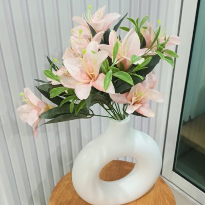 ดอกลิลลี่ปลอมกระถางโดนัท Artificial Lily in Donut plastic pot