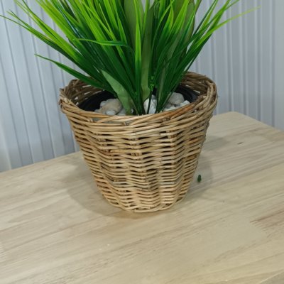 ดอกทิวลิปปลอมดอกไม้ประดิษฐ์ในตะกร้าหวาย 5 นิ้ว Artificial tulip flowers in a wicker basket.