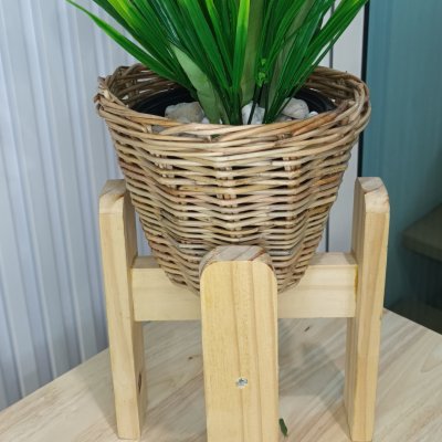 ดอกทิวลิปปลอมดอกไม้ประดิษฐ์ในตะกร้าหวาย 5 นิ้ว Artificial tulip flowers in a wicker basket.