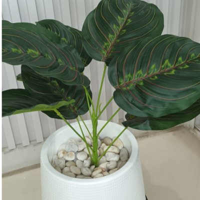 ต้นไม้ปลอมประดิษฐ์ใบลายสวยกระถางเบลล่า 7 นิ้วขาตั้ง Artificial tree in a Bella pot with a stand