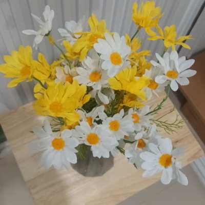 ดอกเดซี่ก้านปลอมดอกไม้ประดิษฐ์ 10 กิ่งต่อช่อ โทนสองสี แจกันแก้วทรงสูง Artificial daisy flowers