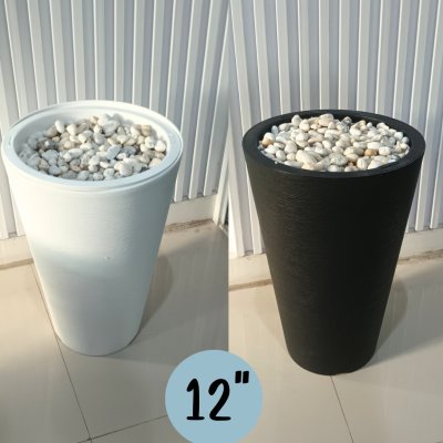 12 นิ้ว กระถางพลาสติกสีขาวทรงสูง มีหินและโฟม White tall plastic pot