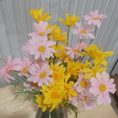 ดอกเดซี่ก้านปลอมดอกไม้ประดิษฐ์ 10 กิ่งต่อช่อ โทนสองสี แจกันแก้วทรงสูง Artificial daisy flowers