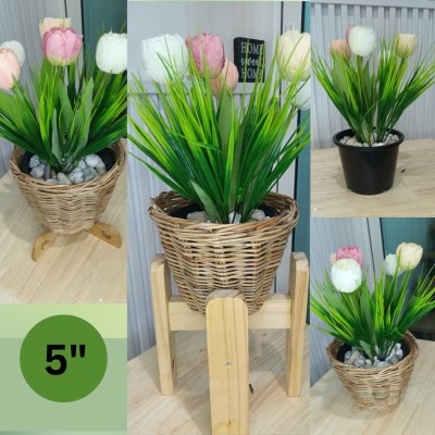 ดอกทิวลิปปลอมดอกไม้ประดิษฐ์ในตะกร้าหวาย 5 นิ้ว Artificial tulip flowers in a wicker basket.