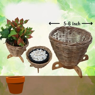 ตะกร้าหวายขาตั้งไม้ใส่กระถางต้นไม้ปลอม basket with a wooden stand for artificial potted plants.