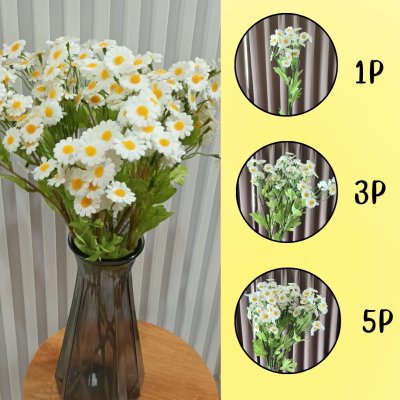 ดอกคาโมมายล์ปลอม Artificial white chamomile flower.