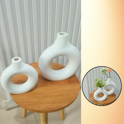 แจกันพลาสติกสีขาวมินิมอลสำหรับดอกไม้ปลอมประดิษฐ์ White minimalist plastic vase