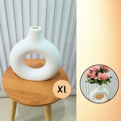 แจกันพลาสติกสีขาวมินิมอลสำหรับดอกไม้ปลอมประดิษฐ์ White minimalist plastic vase
