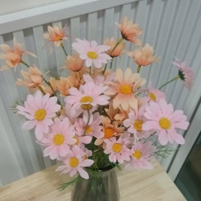 ดอกเดซี่ก้านปลอมดอกไม้ประดิษฐ์ 10 กิ่งต่อช่อ โทนสองสี แจกันแก้วทรงสูง Artificial daisy flowers
