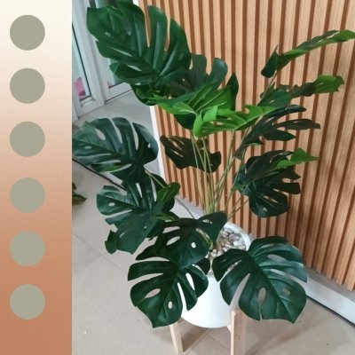 ต้นมอนสเตอร่าปลอมในกระถางเบลล่า 9 นิ้ว พร้อมขาตั้งไม้ | Artificial Monstera Plant