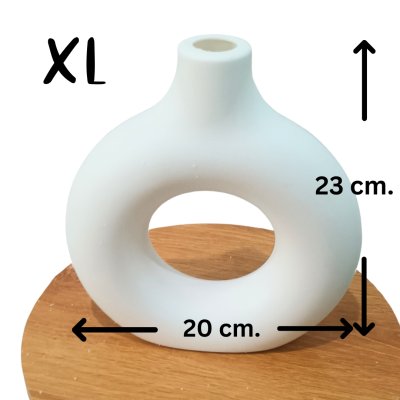 แจกันพลาสติกสีขาวมินิมอลสำหรับดอกไม้ปลอมประดิษฐ์ White minimalist plastic vase