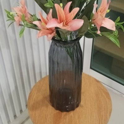 แจกันแก้วทรงสูงสำหรับดอกไม้ปลอมประดิษฐ์ Tall glass vase