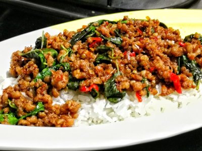 ข้าวกะเพราเนื้อสับ