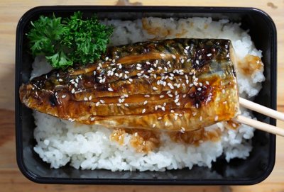 ข้าวปลาซาบะย่างซอสเทริยากิ